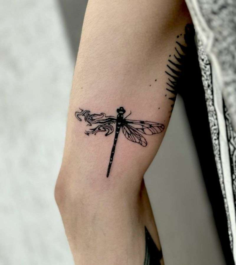 dragonfly-tattoo-ideas-for-legs