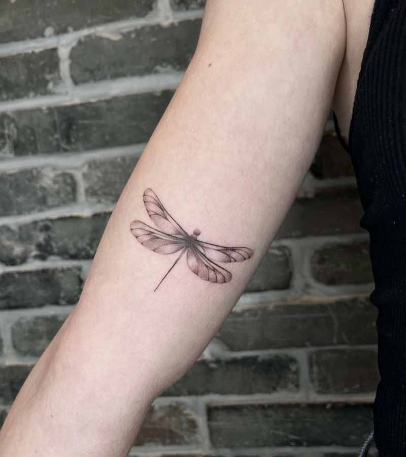 dragonfly-tattoo-on-wrist