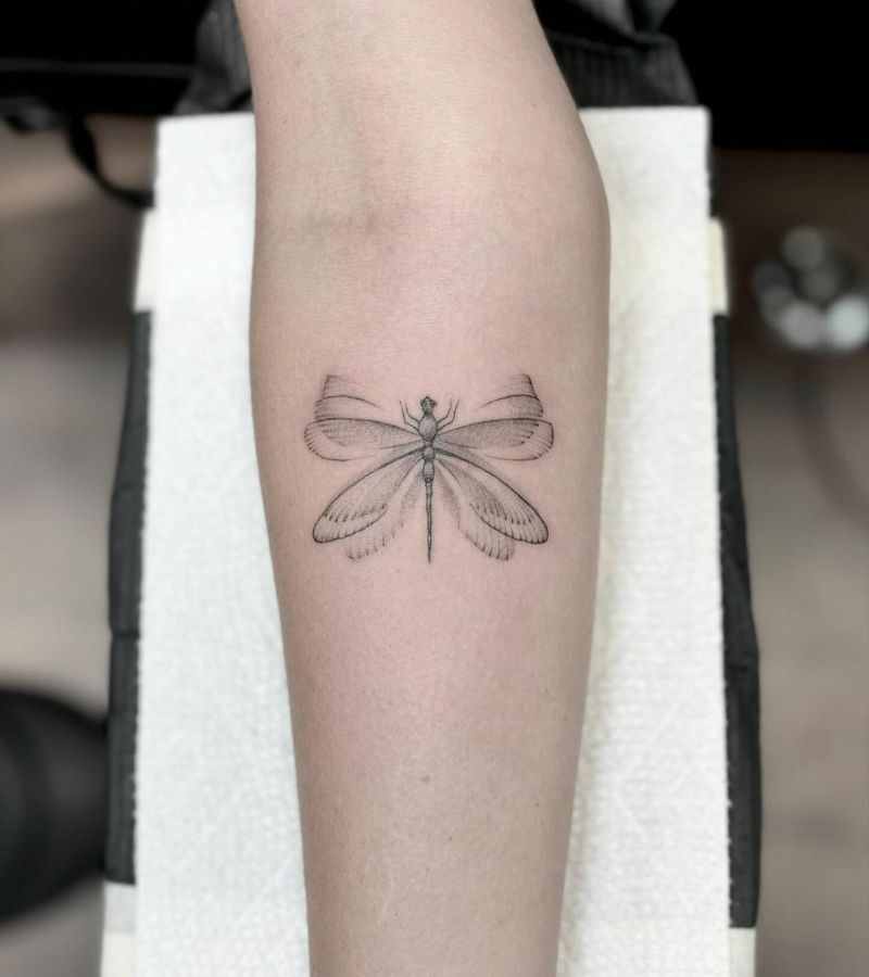 flying-dragonfly-tattoo