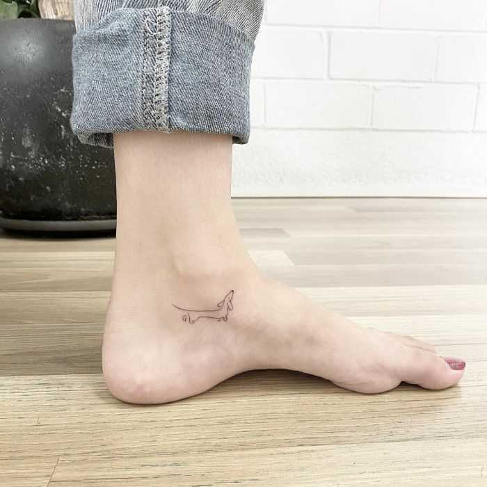 minimalist-dog-tattoo-Miniature-Dachshund