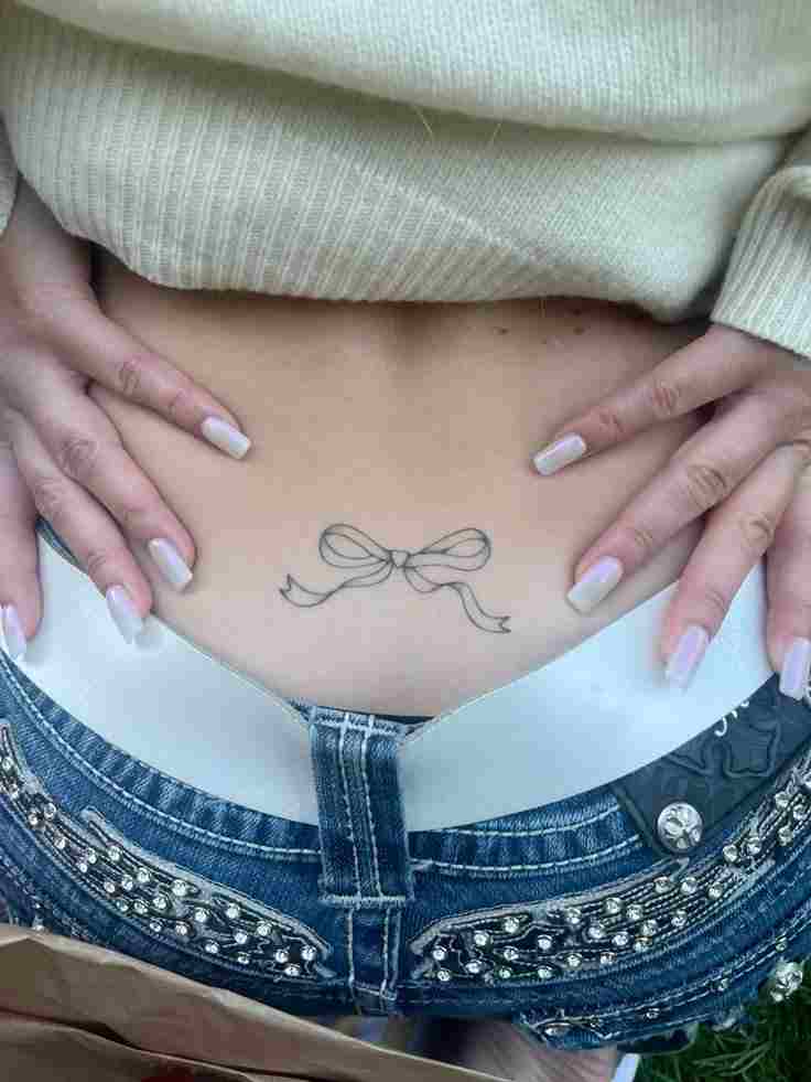 bow-tattoo-designs-for-lower-back-2
