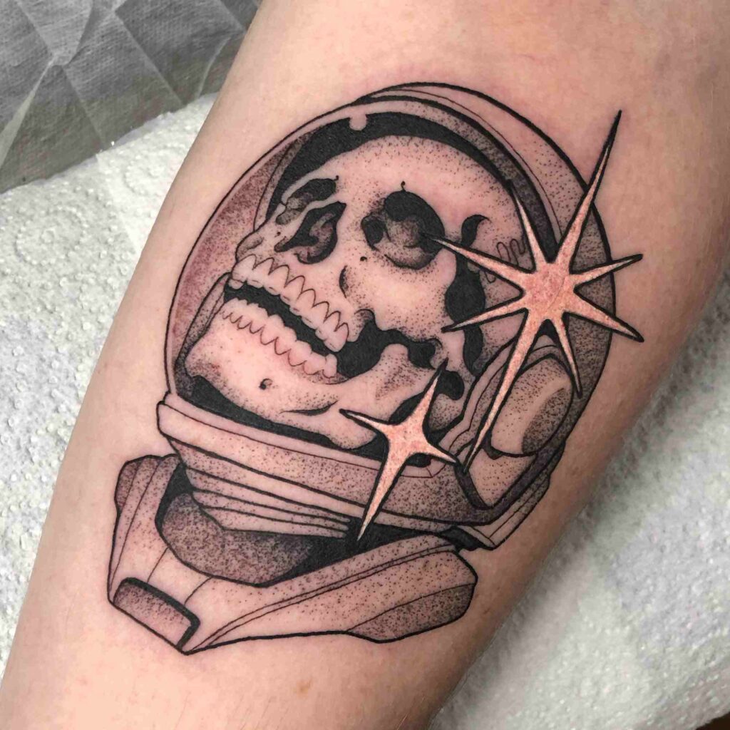 astronaut-skull-tattoo-ideas