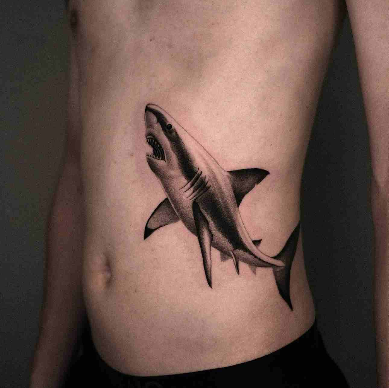 dainty-shark-tattoo-ideas