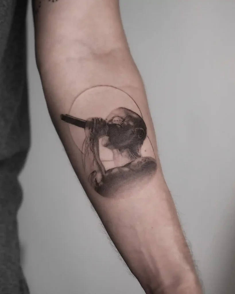Circular Vignette Vocalist on Forearm