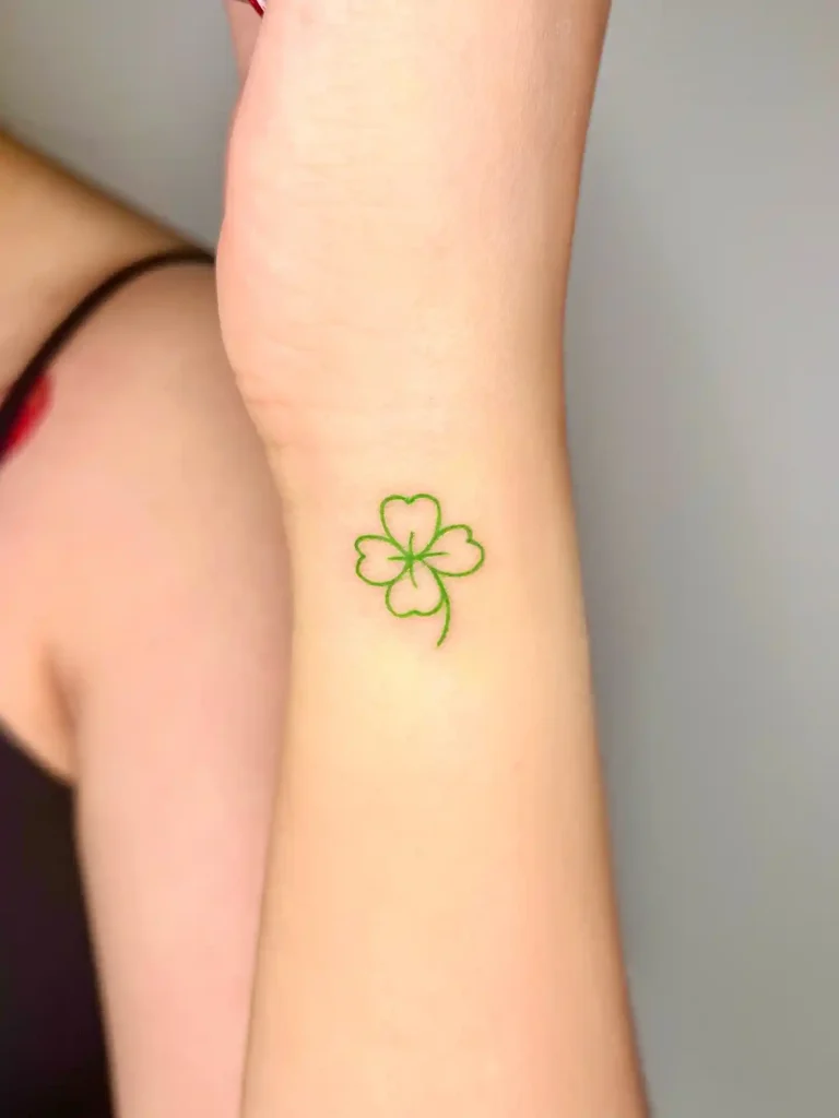 Simple Green Outline on Wrist