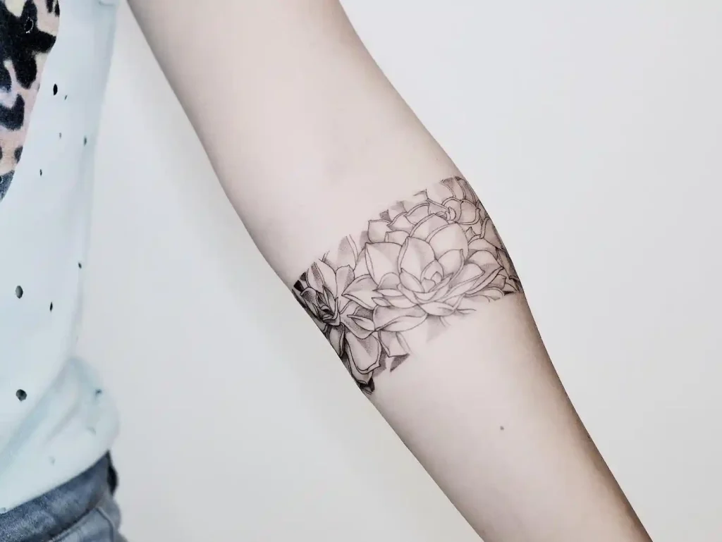 Fine Line Succulent Armband on Forearm