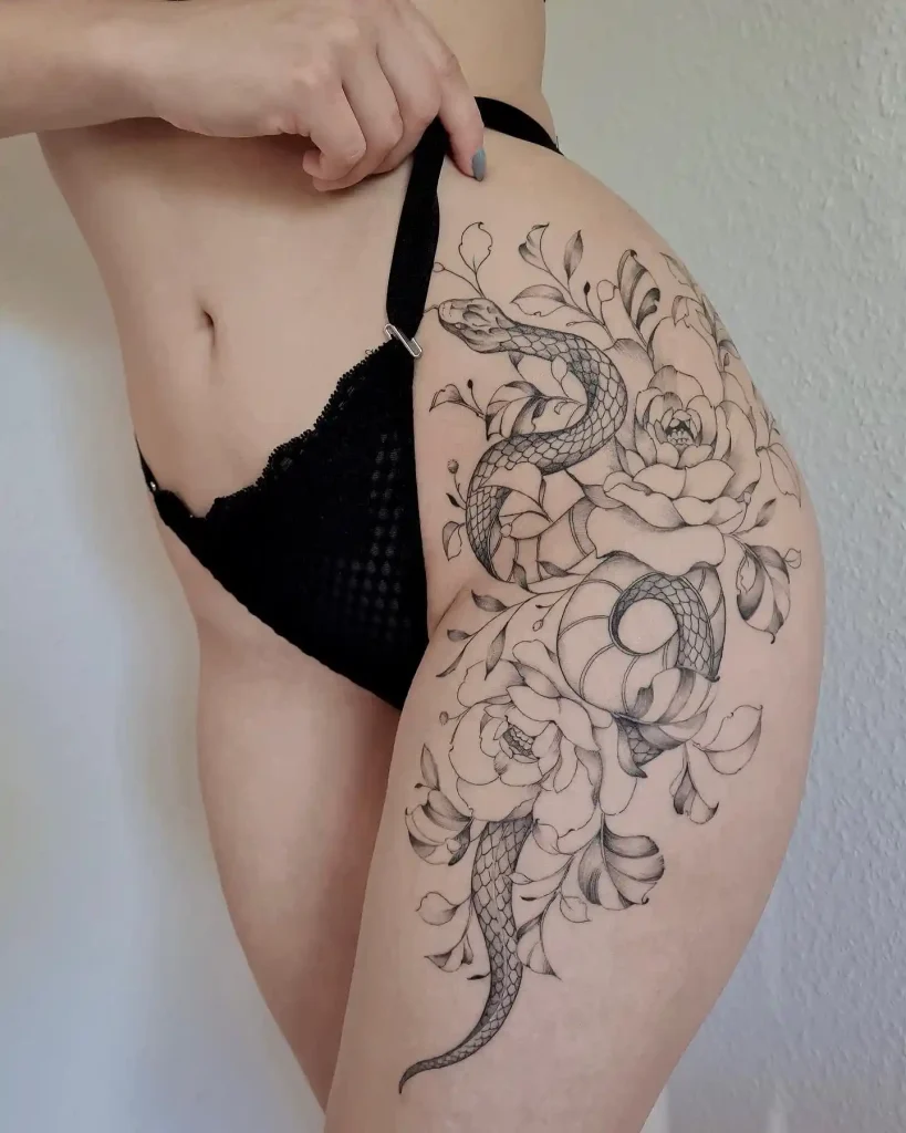 Large Snake and Peony Wrap on Thigh