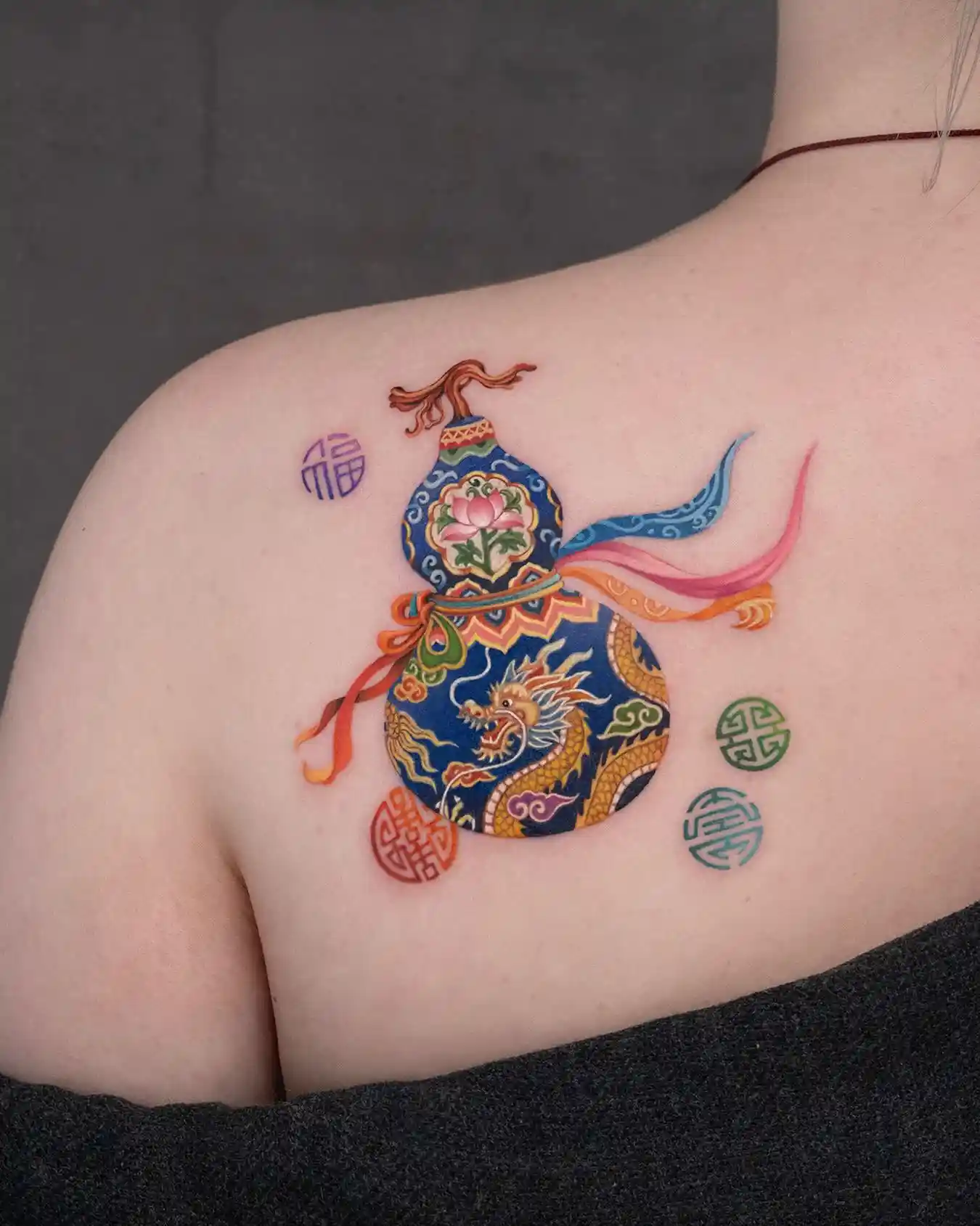 Traditional Chinese Gourd with Dragon on Upper Back