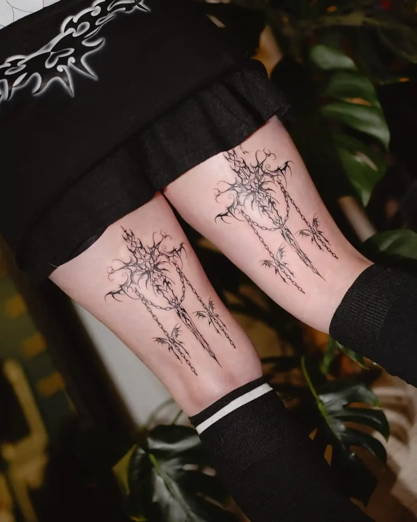 Twin Gothic Ornamental Daggers on Thighs