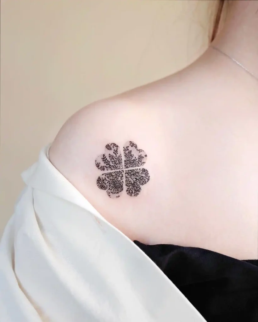 Lace Patterned Clover on Front Shoulder
