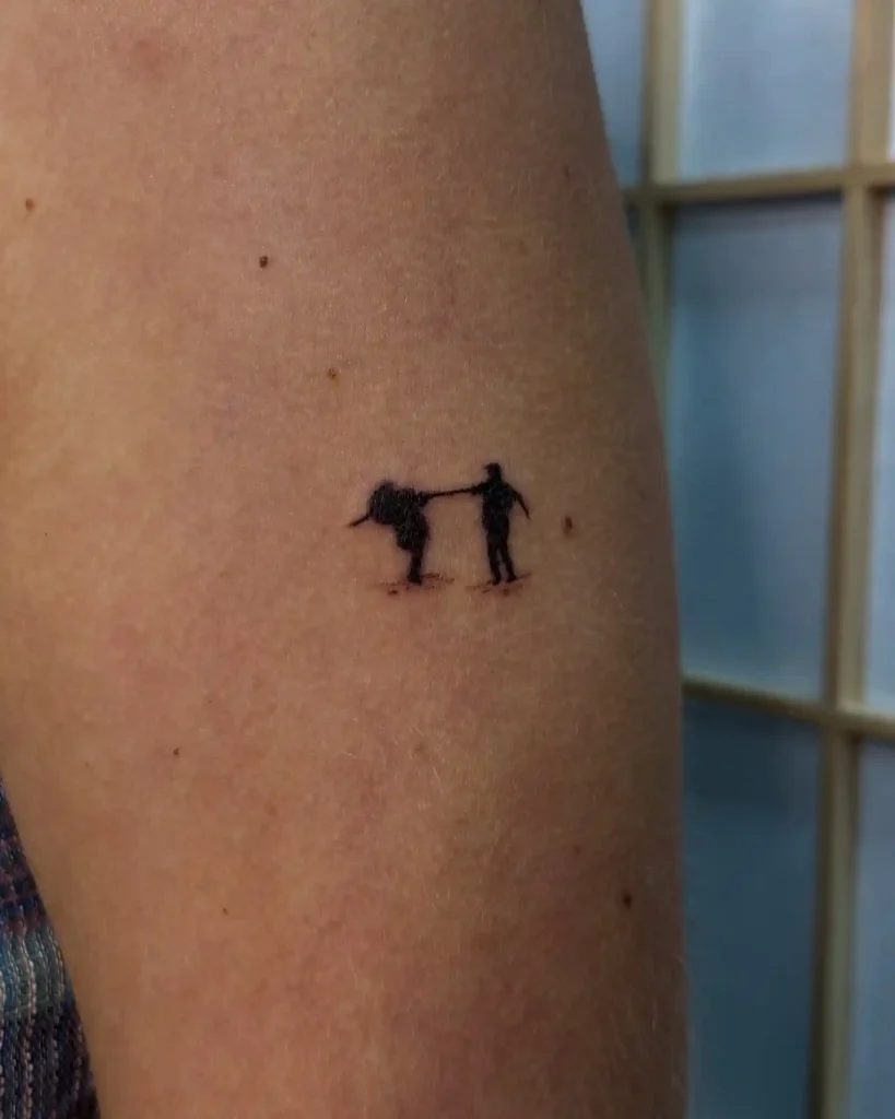 Minimalist Couple Silhouette on Outer Arm