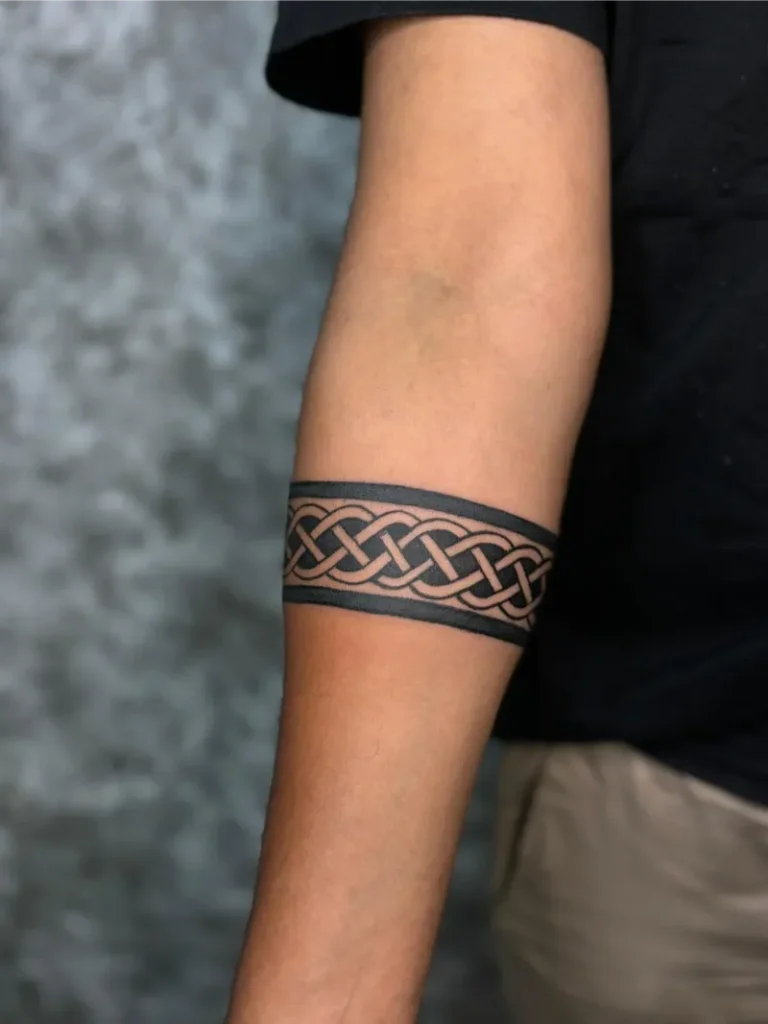 Celtic Knot Armband Tattoo