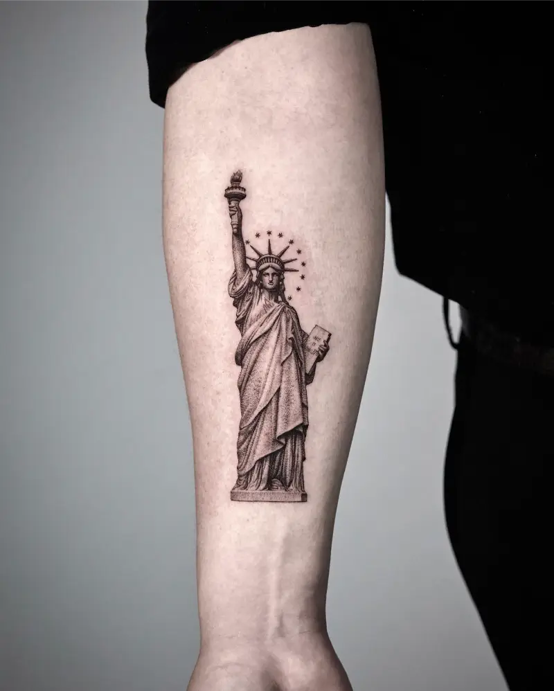 Micro Realism Statue of Liberty Tattoo