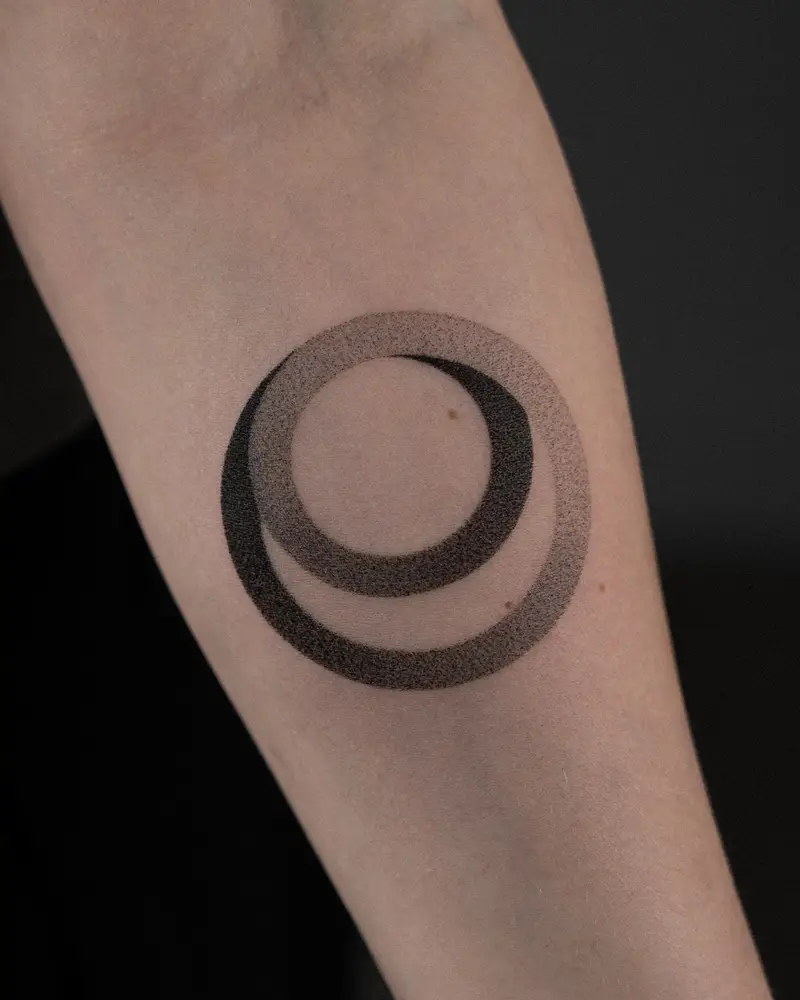 Overlapping Gradient Circle Tattoo